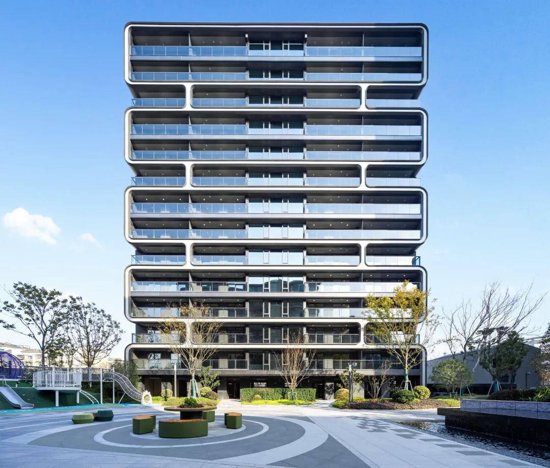 New Trend of Facade Design of Luxury Houses Superfluidity Curve
