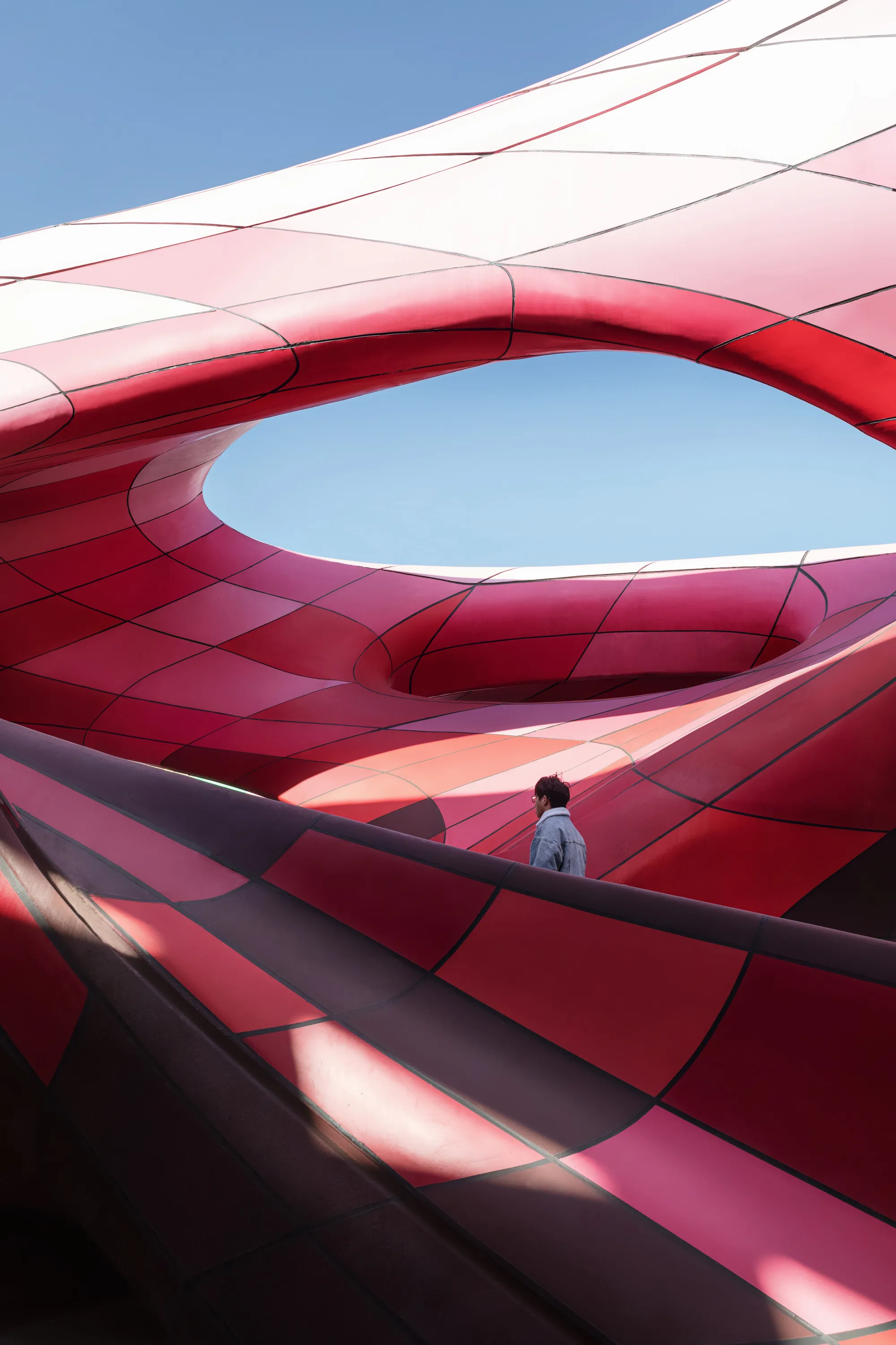 Precision Shaping - Beyond Geometry Exhibition Hall (AV Proyectos121)