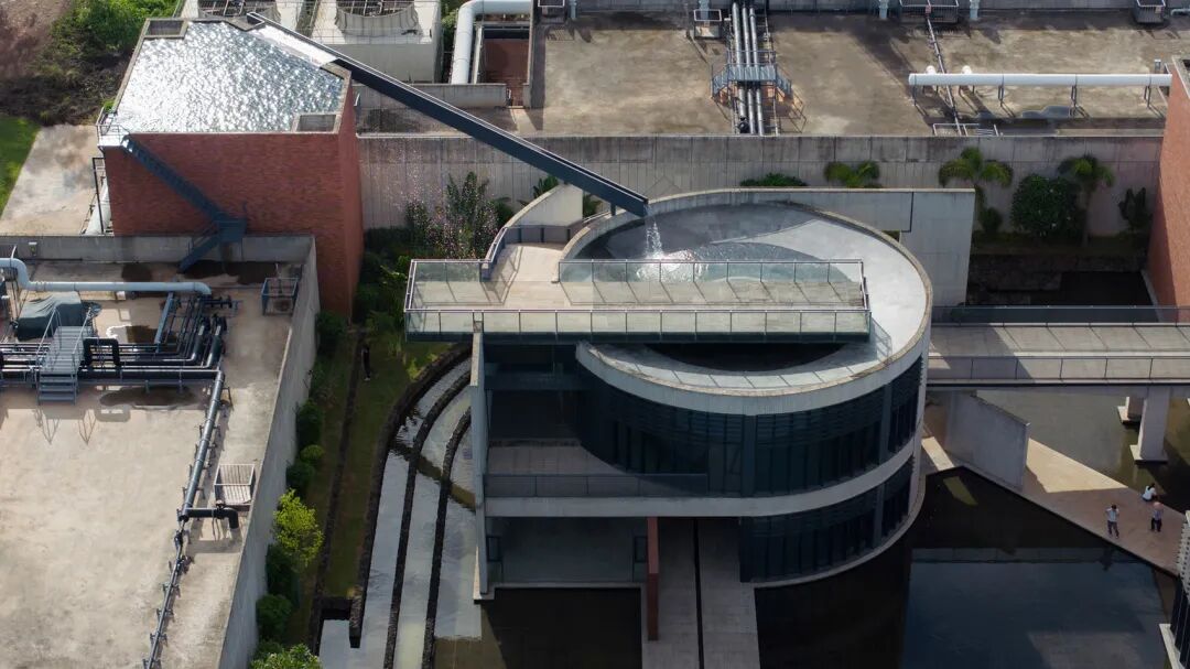 基础设施美学：功能即形式