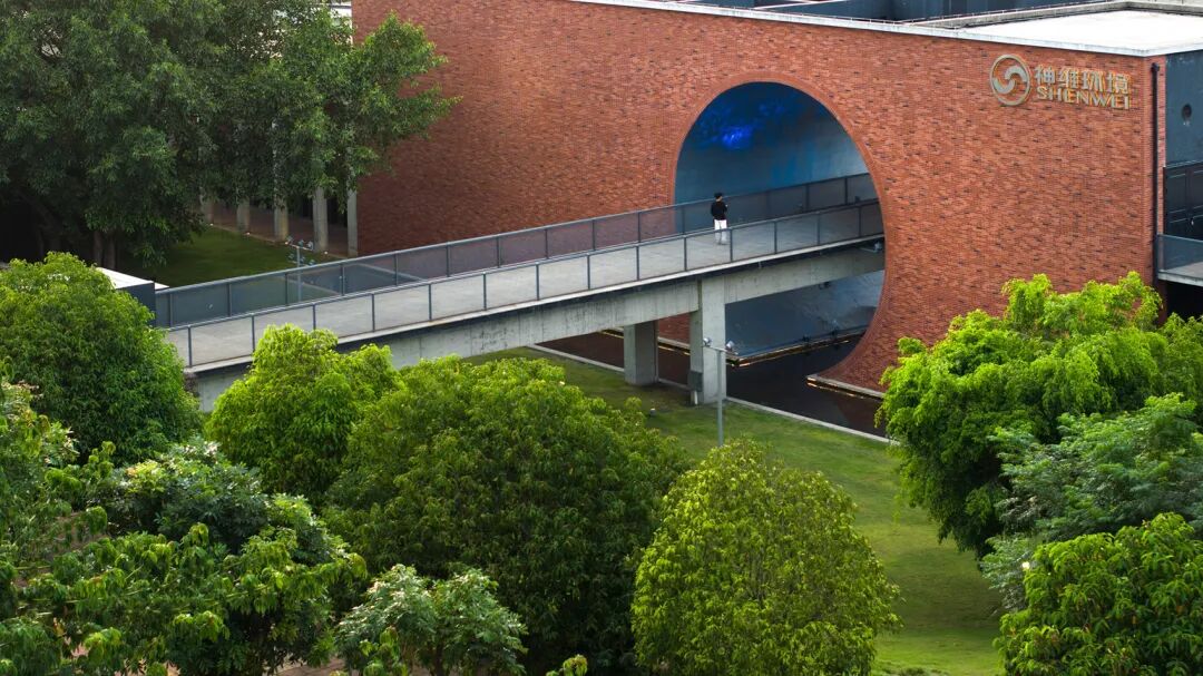 基础设施美学：功能即形式