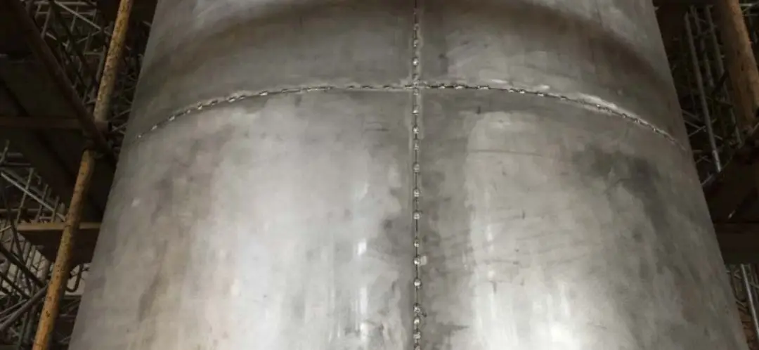 15米高的异型无缝金属柱如何施工？