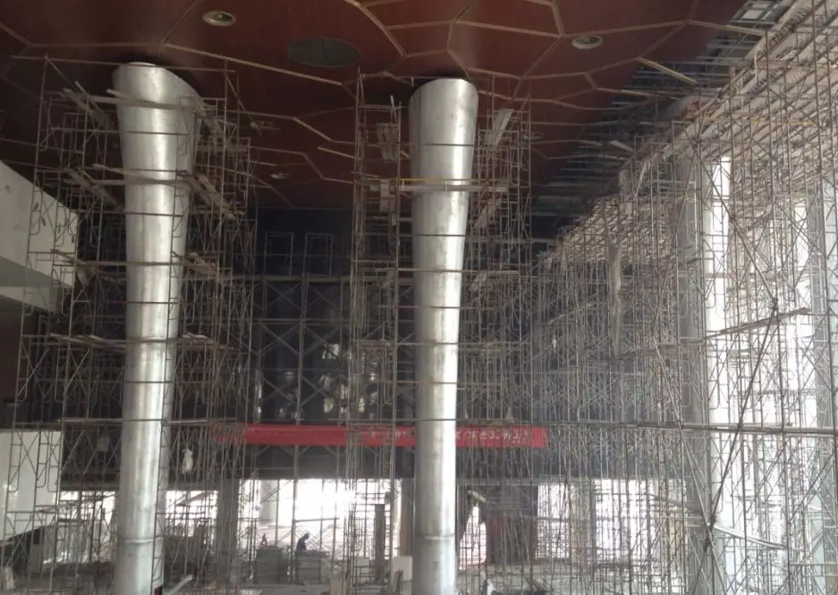 15米高的异型无缝金属柱如何施工？