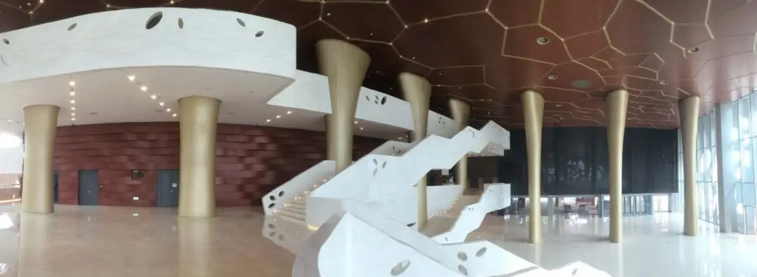 15米高的异型无缝金属柱如何施工？