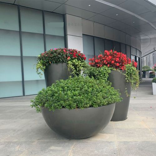 Aluminum flowerpot